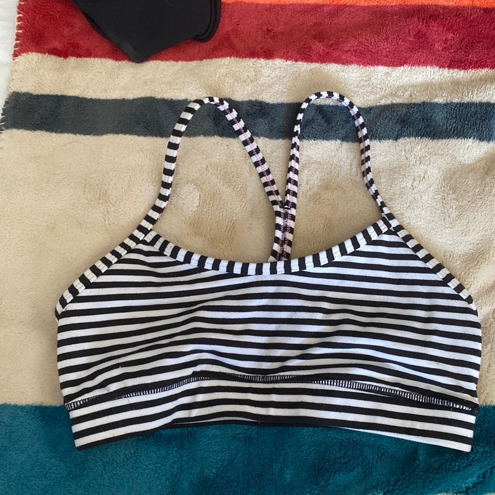 Lululemon sports bra